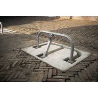 Parkeerbeugel met betonnen sokkel