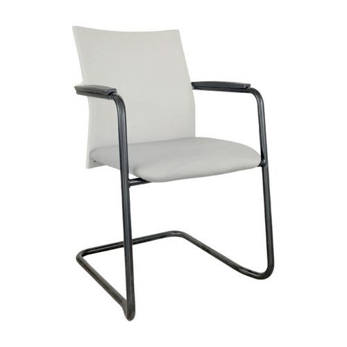 Gereviseerde stoel - Grijze stof - Zwart frame