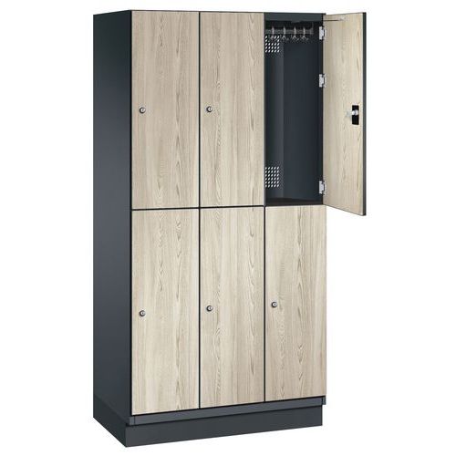 Lockerkast Cambio S6000 op sokkel deur HPL decor - CP