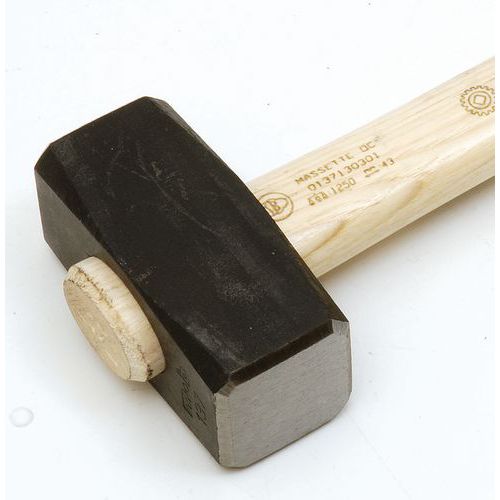 Massette angles abattus emmanchement conique manche bois Massette angles abattus emmanchement conique manche bois