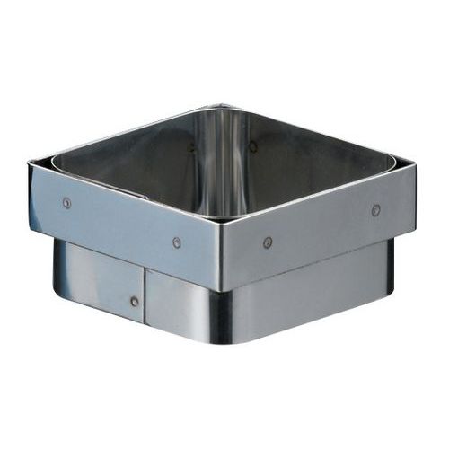 Uitsteker voor vierkant Savarin-taart Uitsteker voor vierkant Savarin-taart