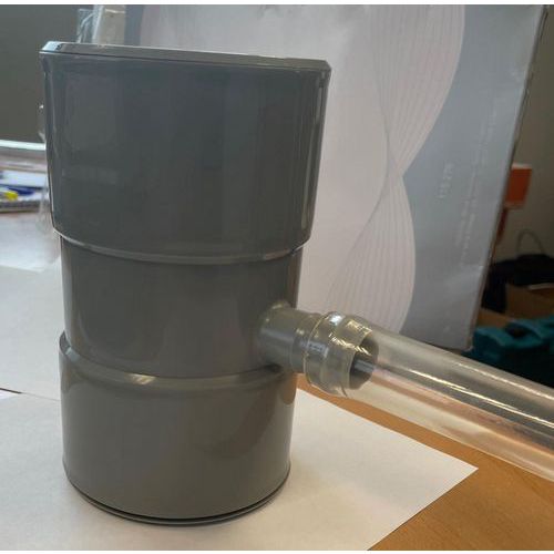 Wateropvangbak voor dakgoten en regenwateropvangbakken Wateropvangbak voor dakgoten en regenwateropvangbakken