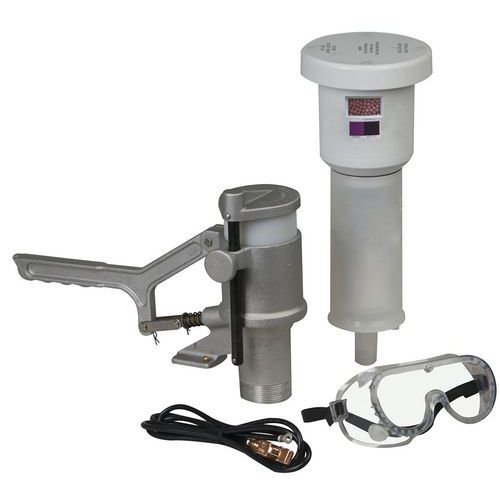 Systeem voor de afvoer van spuitbussen Aerosolv - Justrite Systeem voor de afvoer van spuitbussen Aerosolv - Justrite