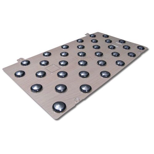 Plaat met podotactiel noppen PODOKit thermoplastisch rvs zelfklevend Plaat met podotactiel noppen PODOKit thermoplastisch rvs zelfklevend