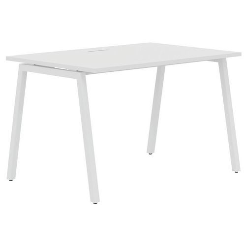 Bureau droit 160 cm pieds A Misao - Manutan Expert
