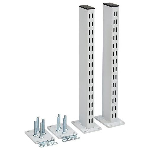 Paar geperforeerde staanders op voetplaten hoogte 418 mm - Treston Paar geperforeerde staanders op voetplaten hoogte 418 mm - Treston