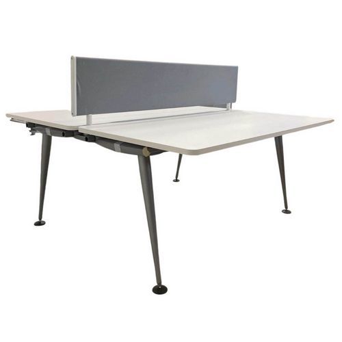 Refurbished bureau met 2 werkplekken – Grijs scheidingspaneel – Herman Miller Refurbished bureau met 2 werkplekken – Grijs scheidingspaneel – Herman Miller